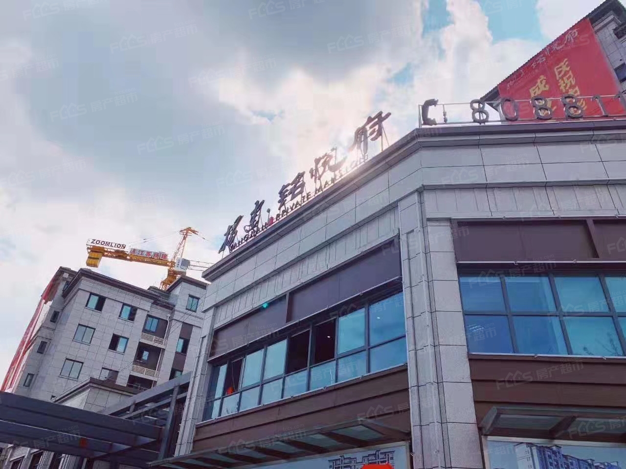 (售楼处实拍图)