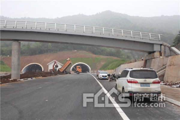 湖山大道预计五一后通车   据悉,湖长隧道通车后,从湖州弁山大道到