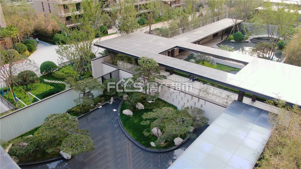 「新东升·福园云墅外立面施工中,大润发即将开业 淄博房产超市