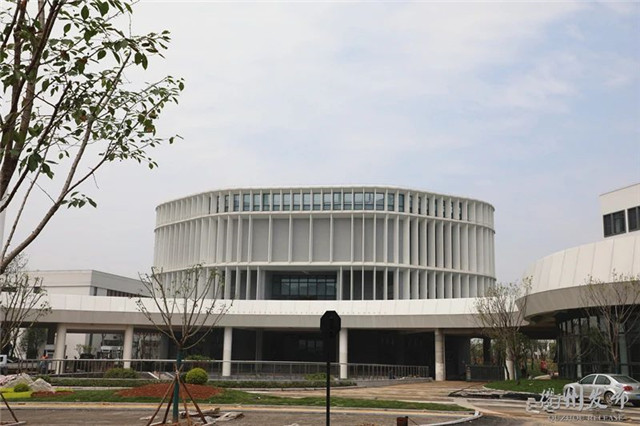 高铁新城外国语学校进入扫尾阶段实景图来了